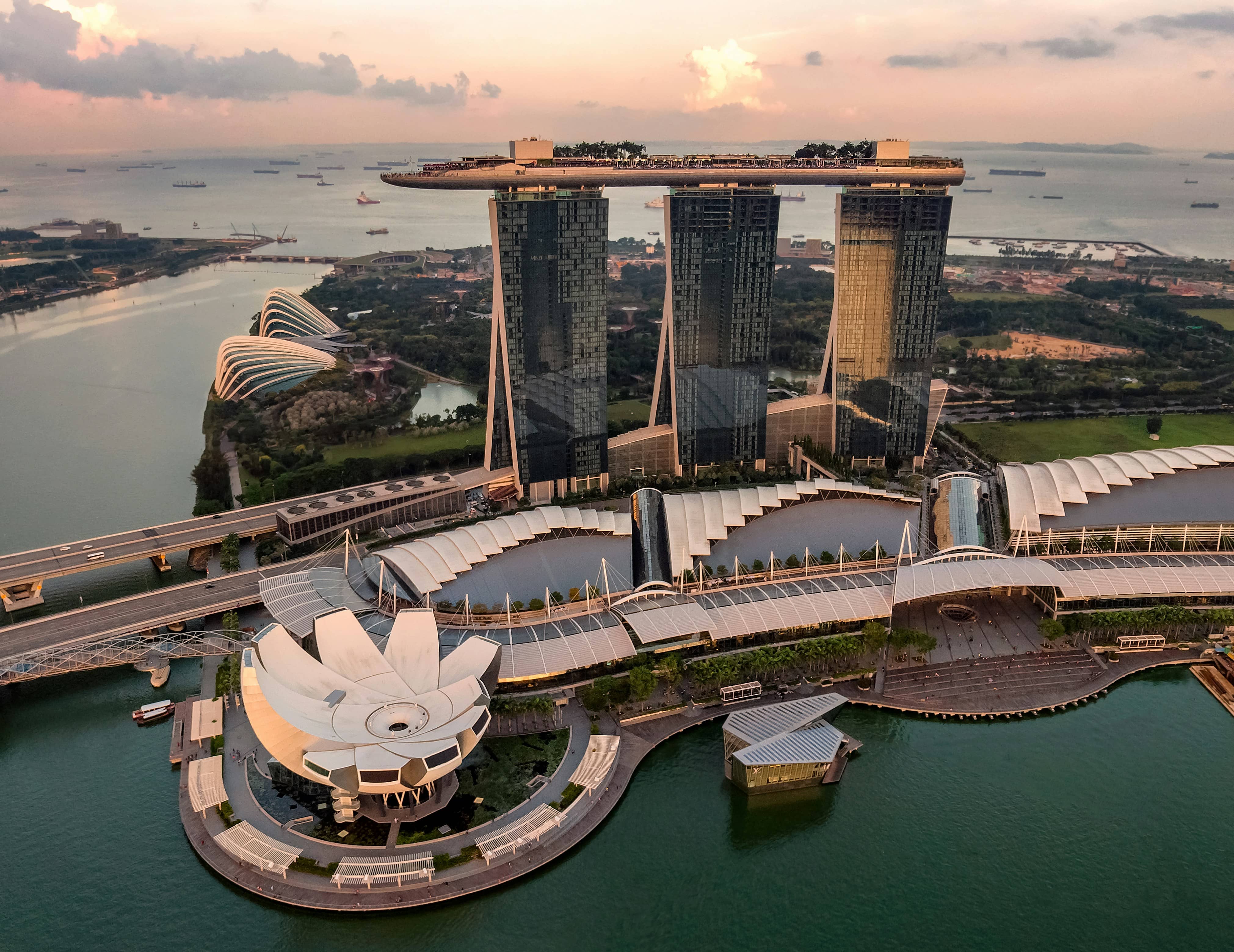 Discover Vibrant Singapore