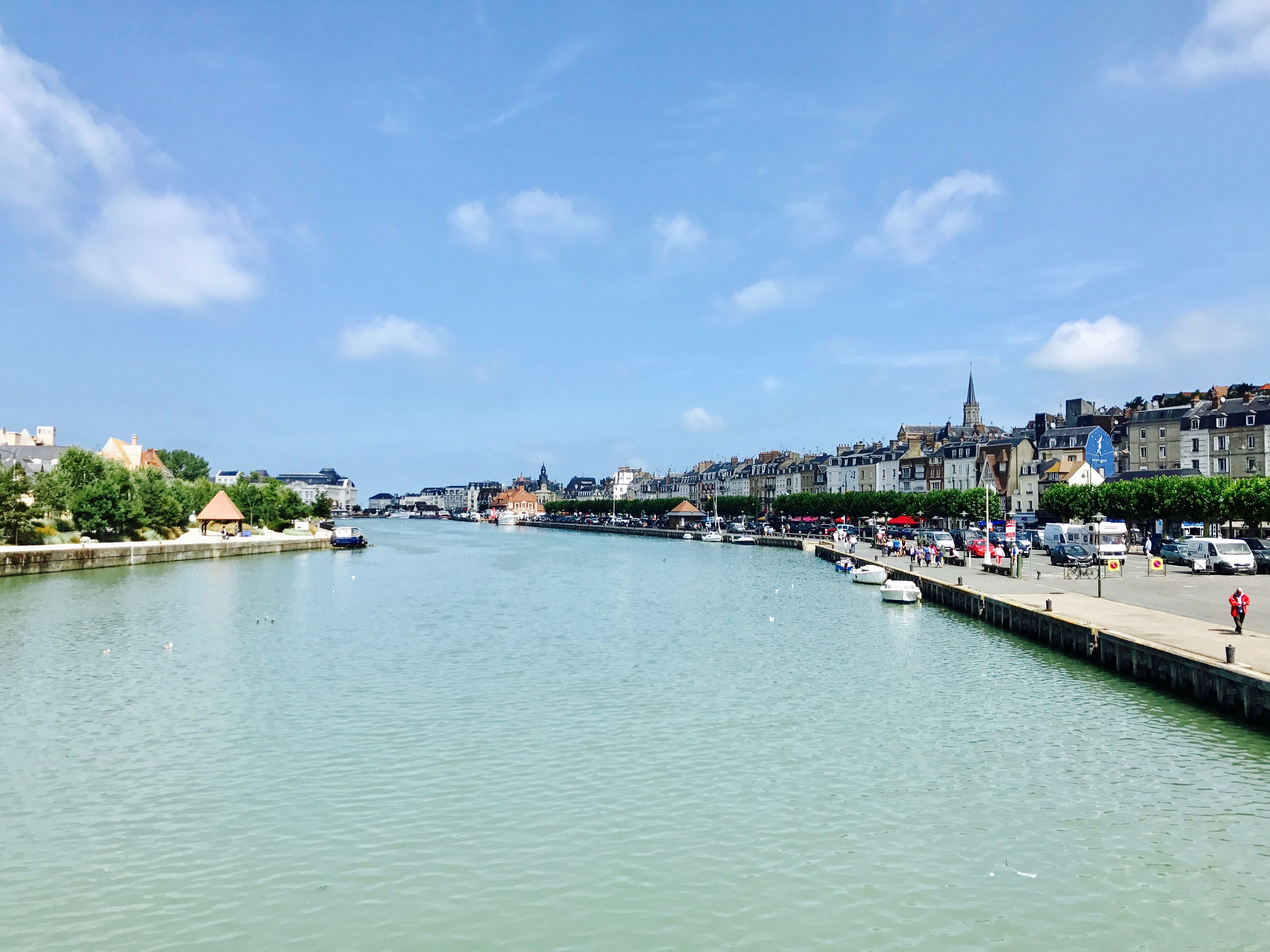 9D8N SINGAPORE Copenhagen (Southampton) – Paris (Le Havre) SINGAPORE (SCENIC SEAWAYS & THE SEINE) (Genting Dream)