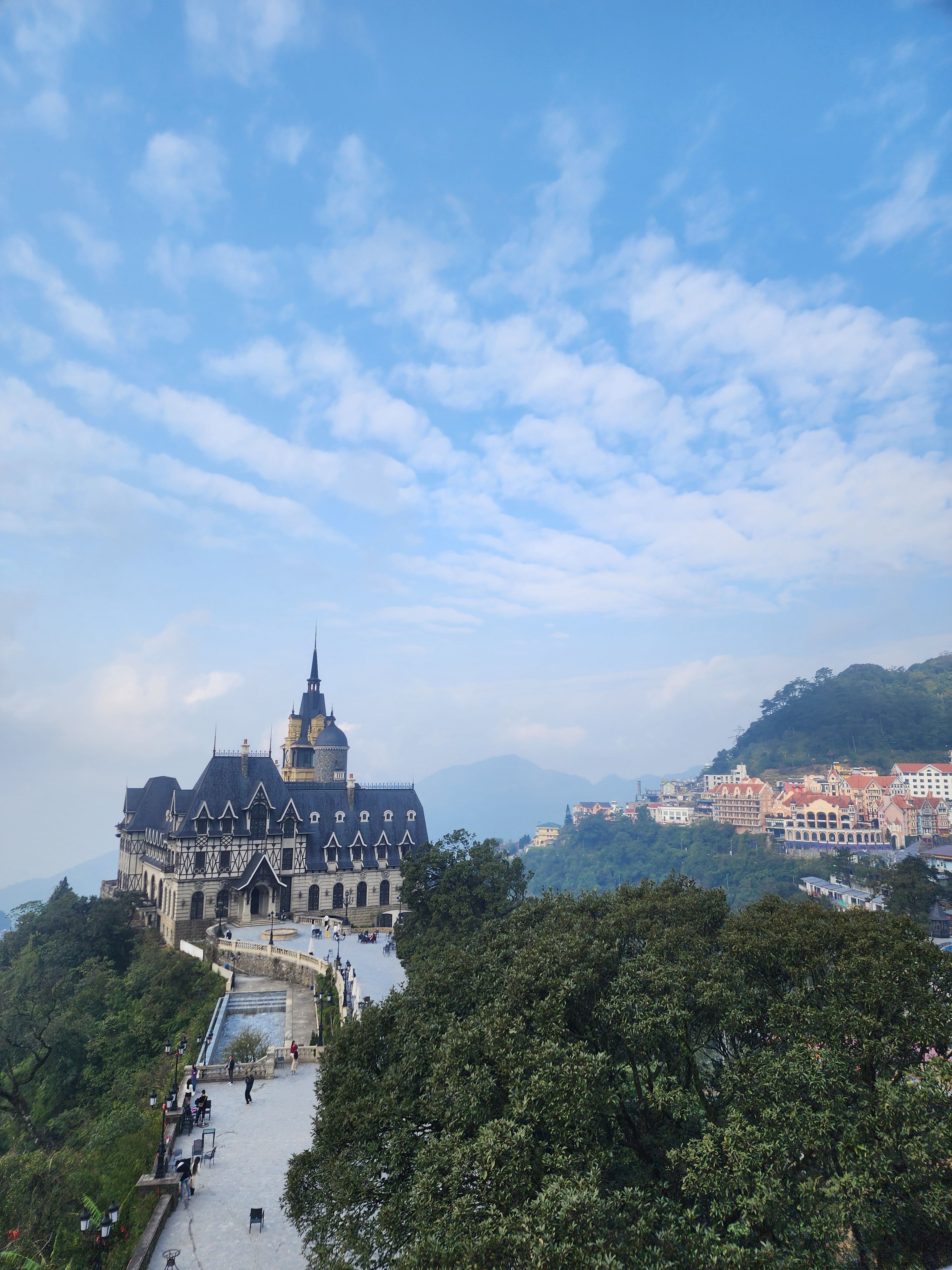 5D4N CENTRAL VIETNAM DISCOVERY DA NANG / BA NA HILLS / HUE / HOI AN
