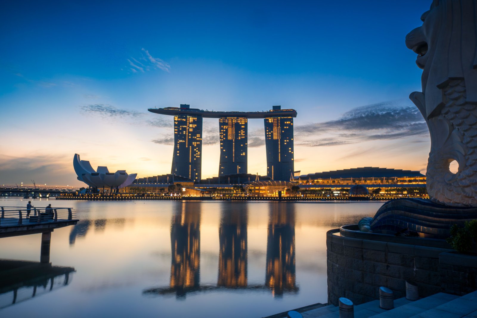 9D8N SINGAPORE Copenhagen (Southampton) – Paris (Le Havre) SINGAPORE (SCENIC SEAWAYS & THE SEINE) (Genting Dream)