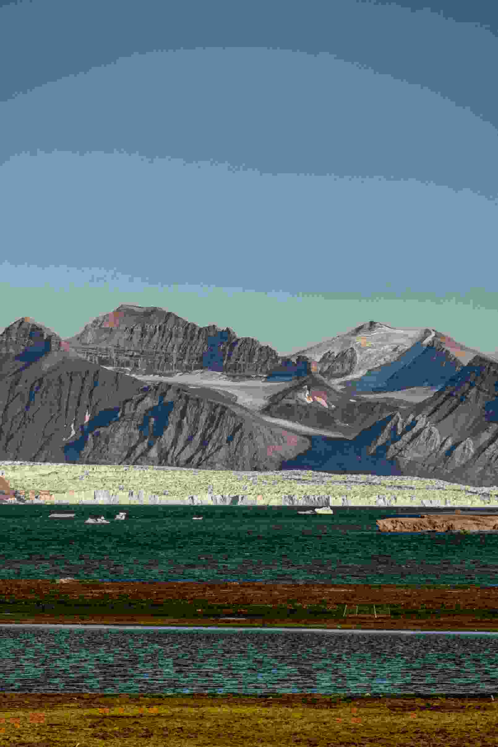 8D7N Arctic Svalbard/Spitsbergen Fjords & glaciers