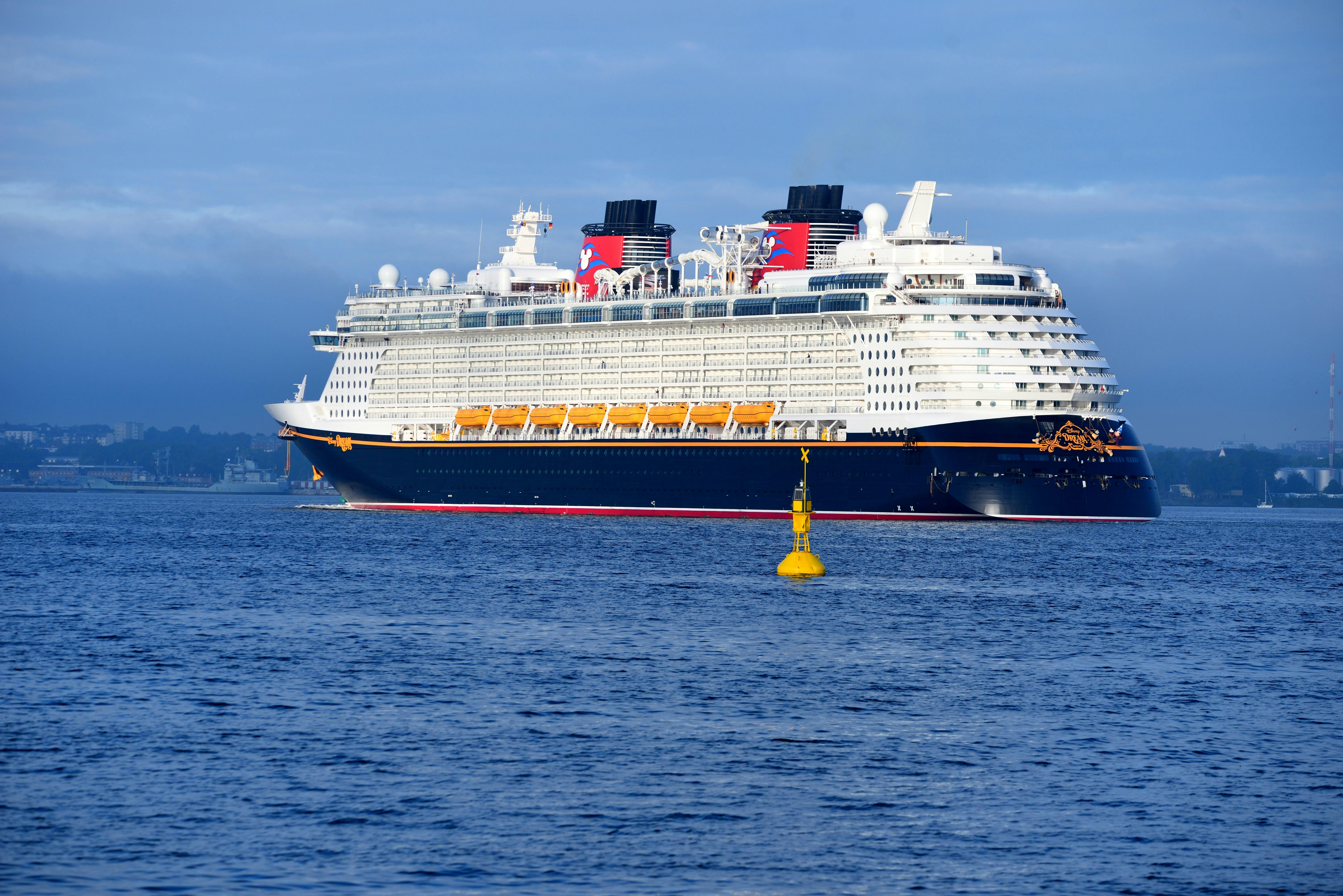 Disney Adventure : 5D4N Cruise from Singapore