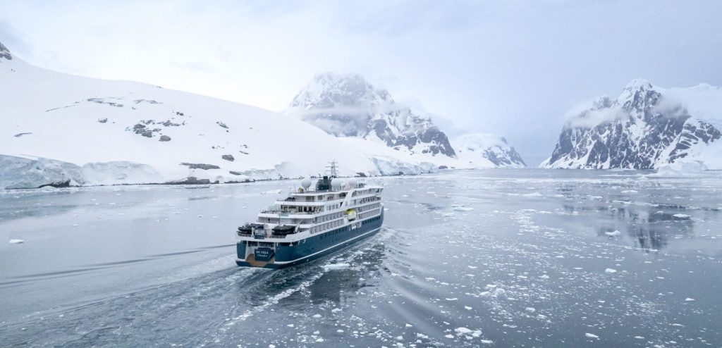 SWAN HELLENIC : 16D12N Antarctic Wonders (All Inclusive)