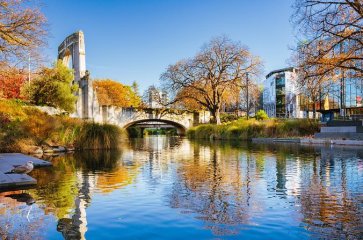 11D9N New Zealand North + South Island Tour